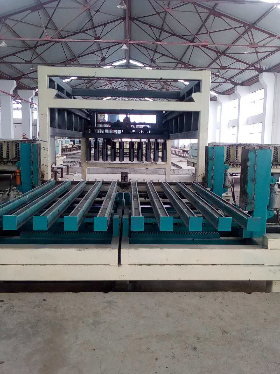 墻板機(jī)生產(chǎn)線 墻板機(jī)生產(chǎn)線